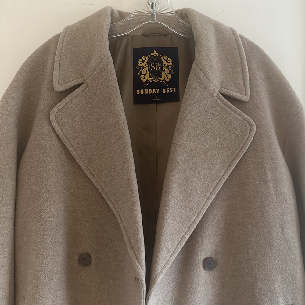 TRADED Aritzia Sunday Best Oversized Wool Cashmere Coat - Picture 5 of 16